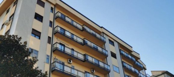 4 rooms Apartment in Catanzaro, Italy No. 9588 5