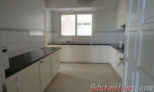 4 bedrooms Apartment in Tay Ho, Vietnam No. 6063