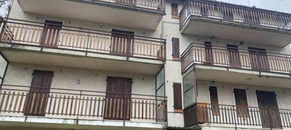 3 rooms Apartment in San Giovanni Bianco, Italy No. 117111 10