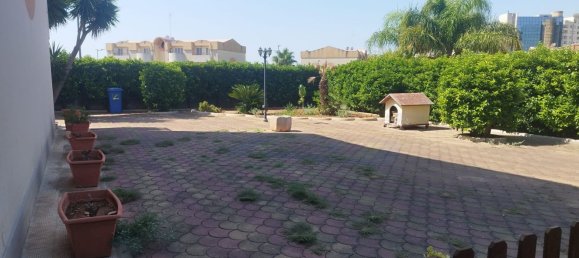 4 bedrooms Apartment in Taranto, Italy No. 317234 5