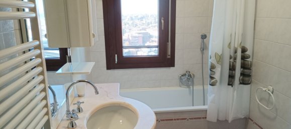 5 rooms Apartment in Verona, Italy No. 175848 33