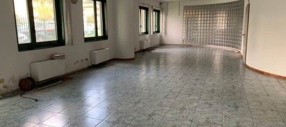 Склад 3030м² в Вилласанта, Италия № 215665 34