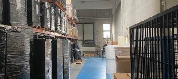 Склад 3030м² в Вилласанта, Италия № 215665 2