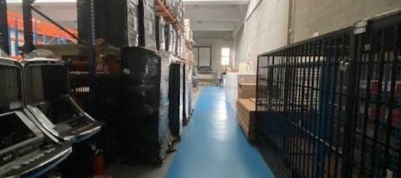 Склад 3030м² в Вилласанта, Италия № 215665 7