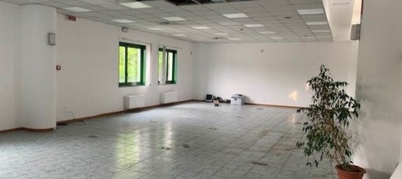 Склад 3030м² в Вилласанта, Италия № 215665 30