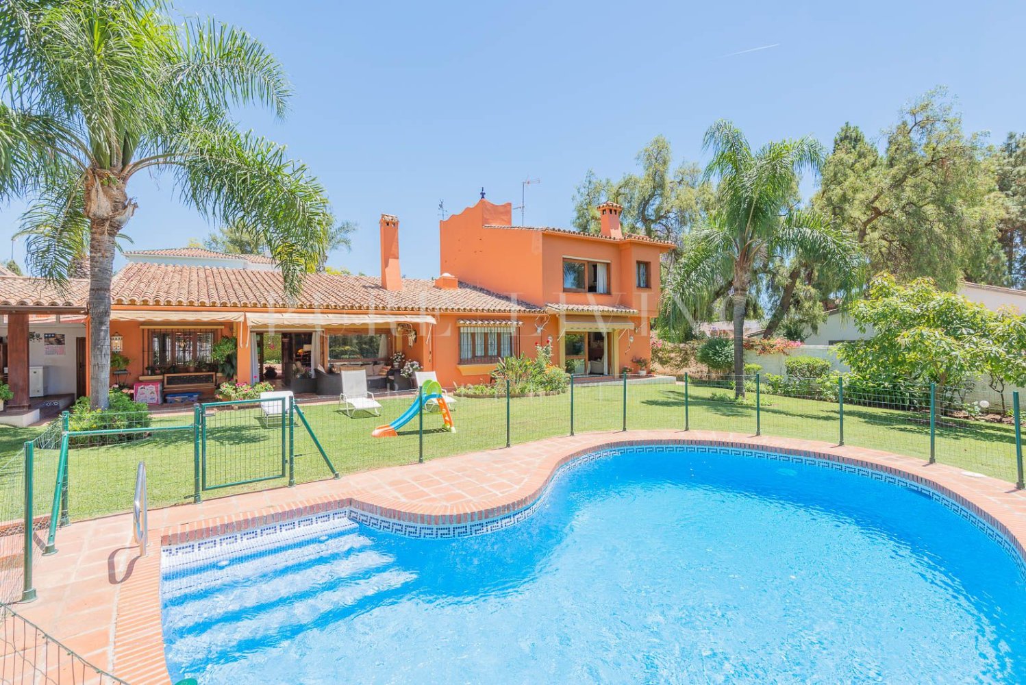 Вилла с 4 спальнями в Марбелья, Испания № 98760