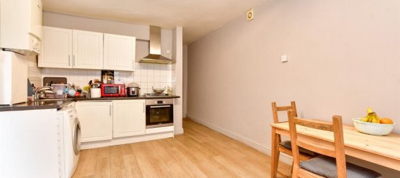1 bedroom Apartment in London, United Kingdom No. 4165 2