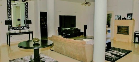 4 bedrooms Villa in Monagroulli, Cyprus No. 22531 2