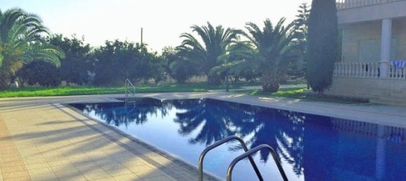 4 bedrooms Villa in Monagroulli, Cyprus No. 22531 18