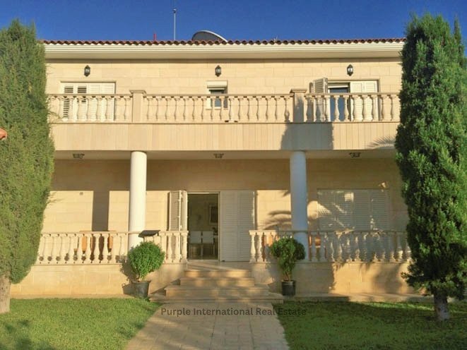 4 bedrooms Villa in Monagroulli, Cyprus No. 22531