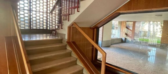 5 bedrooms Apartment in Turin, Italy No. 314084 23