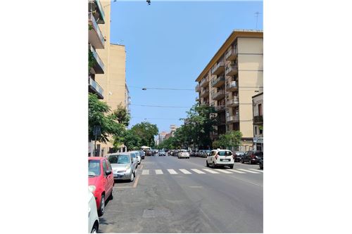 2 bedrooms Apartment in Catania, Italy No. 280141