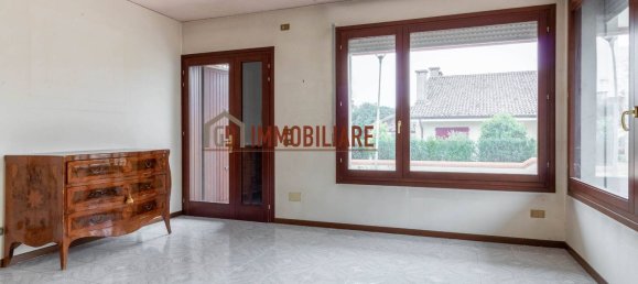 4 غرف نوم منزل في Montebelluna, Italy رقم 357306 3