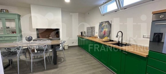 3 Schlafzimmer Villa in Manziana, Italy, Nr. 98616 20