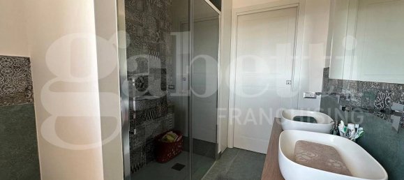3 Schlafzimmer Villa in Manziana, Italy, Nr. 98616 18