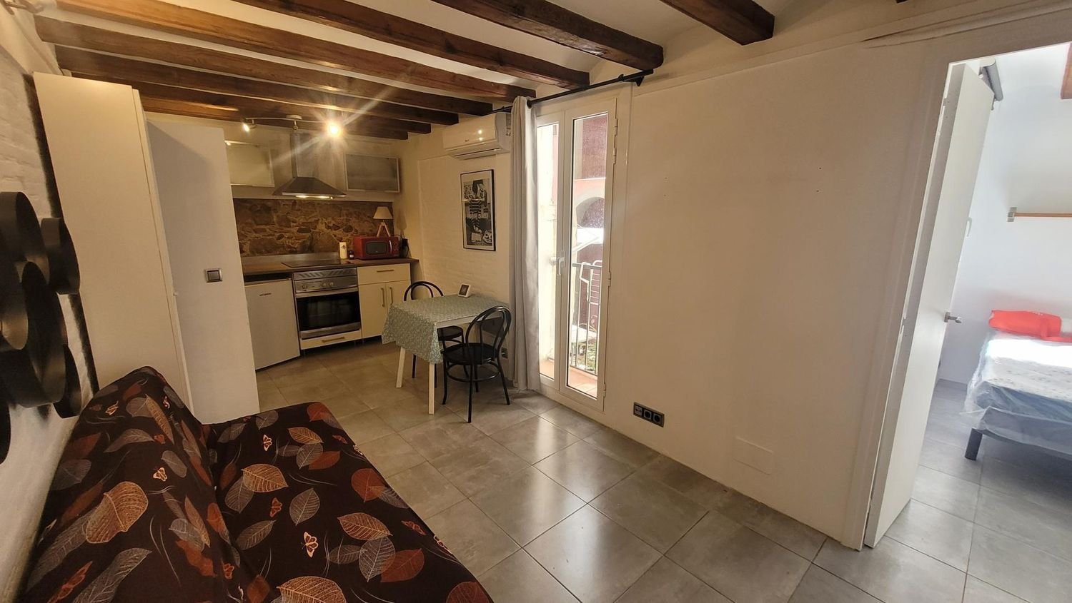 1 Schlafzimmer Wohnung in Ciutat Vella, Spain, Nr. 275523