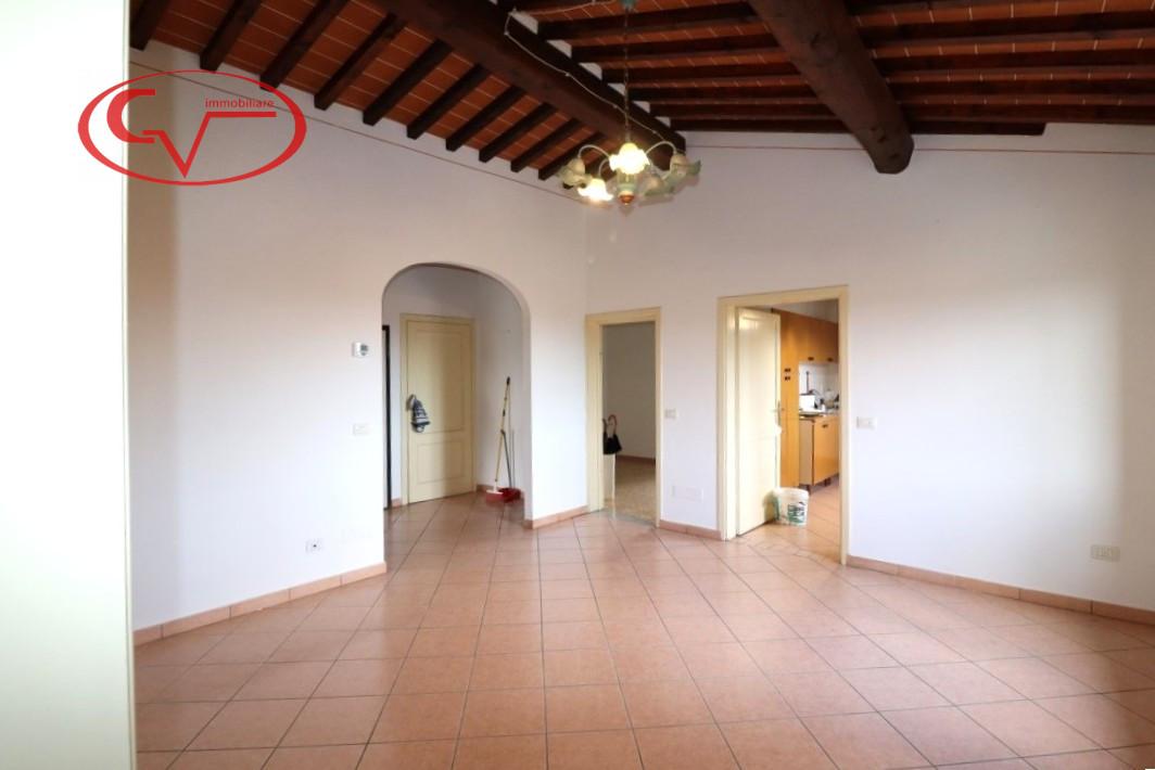 Apartamento de 5 habitaciónes en Montevarchi, Italy No. 231078