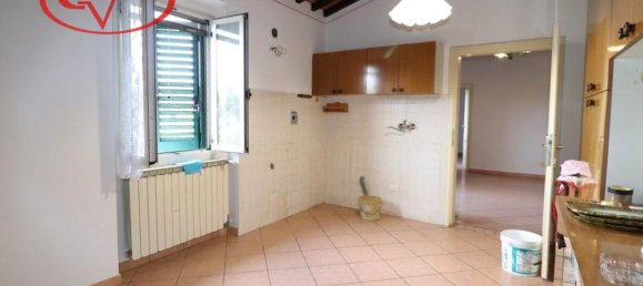 Apartamento de 5 habitaciónes en Montevarchi, Italy No. 231078 5