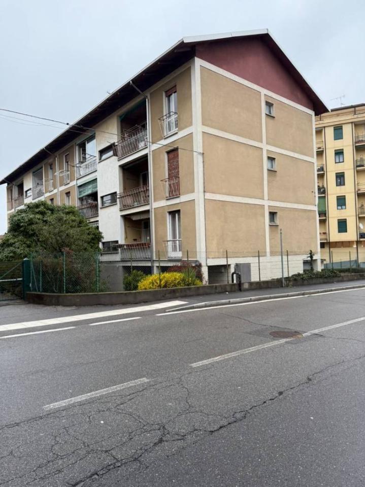 Apartamento de 3 divisões em Arona, Italy N.º 37797