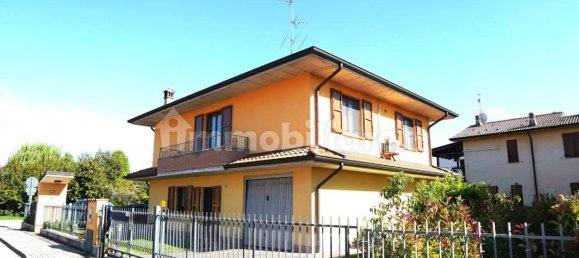3 bedrooms Villa in Arzago d'Adda, Italy No. 375025 3