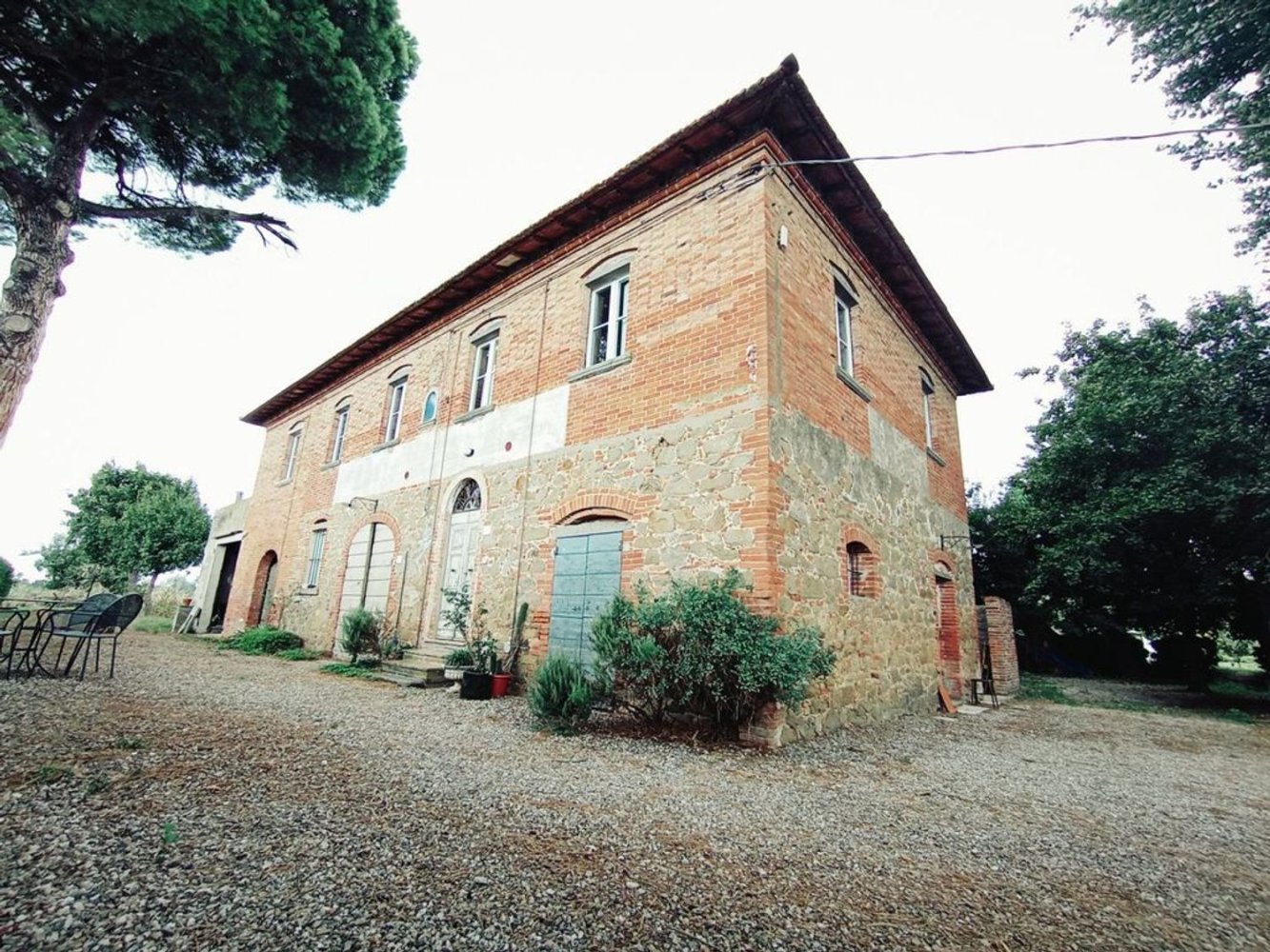 10 rooms House in Marciano della Chiana, Italy No. 226009
