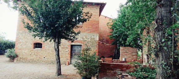 10 rooms House in Marciano della Chiana, Italy No. 226009 4