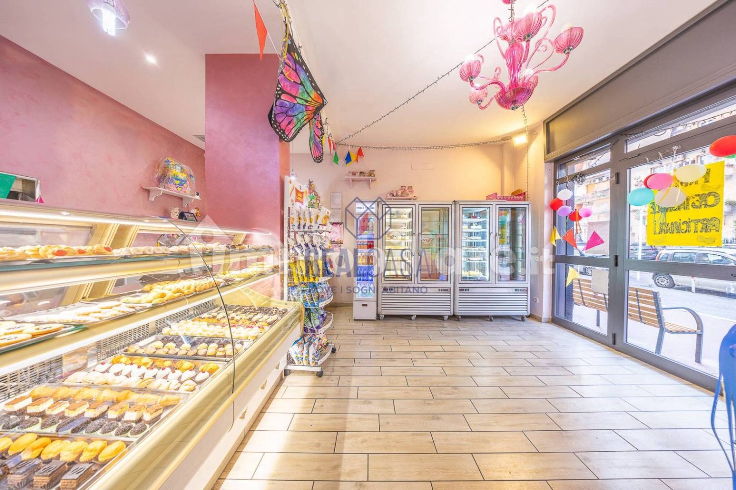 2 rooms Commercial property in Rome, Italy No. 50160