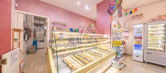 2 rooms Commercial property in Rome, Italy No. 50160 6