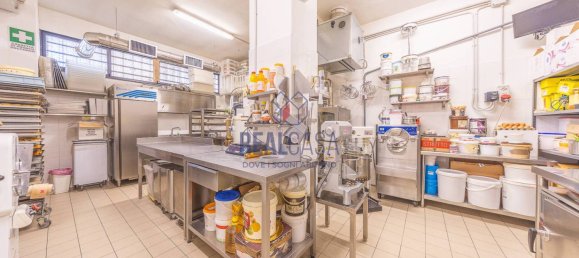 2 rooms Commercial property in Rome, Italy No. 50160 16