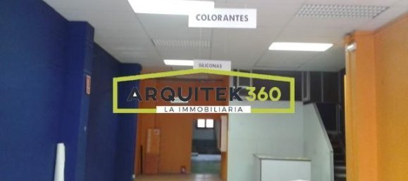 261m² Commercial property in Lleida, Spain No. 184594 2