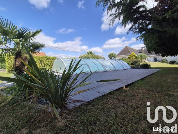 Castelos de 11 divisões em Sainte-Verge, France N.º 308209