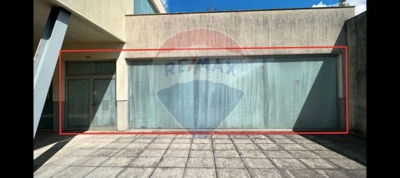 Propriété commerciale à Guimaraes, Portugal 92m² No. 49990 2