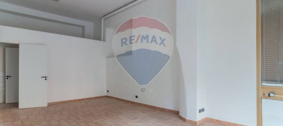1 room Commercial property in Montalto di Castro, Italy No. 130077 3