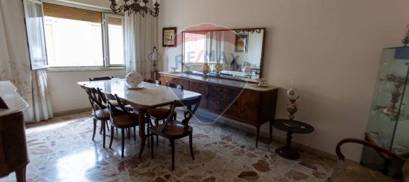 Apartamento de 4 dormitorios en Messina, Italy No. 49351 2