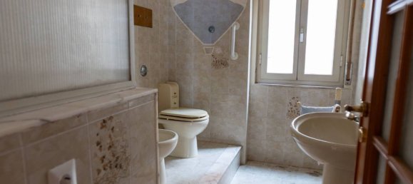 Apartamento de 4 dormitorios en Messina, Italy No. 49351 9