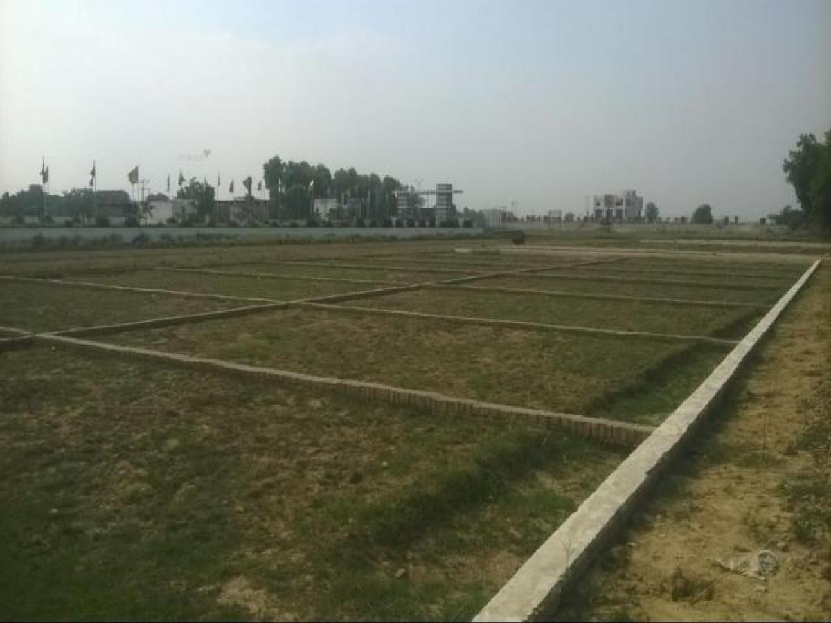  Land in Lucknow, India No. 33536