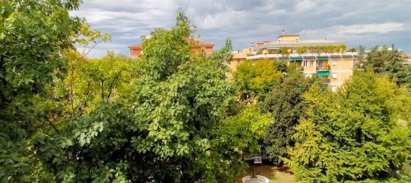 4 bedrooms Penthouse in Parma, Italy No. 322072 6