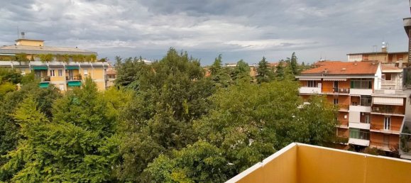 4 bedrooms Penthouse in Parma, Italy No. 322072 13