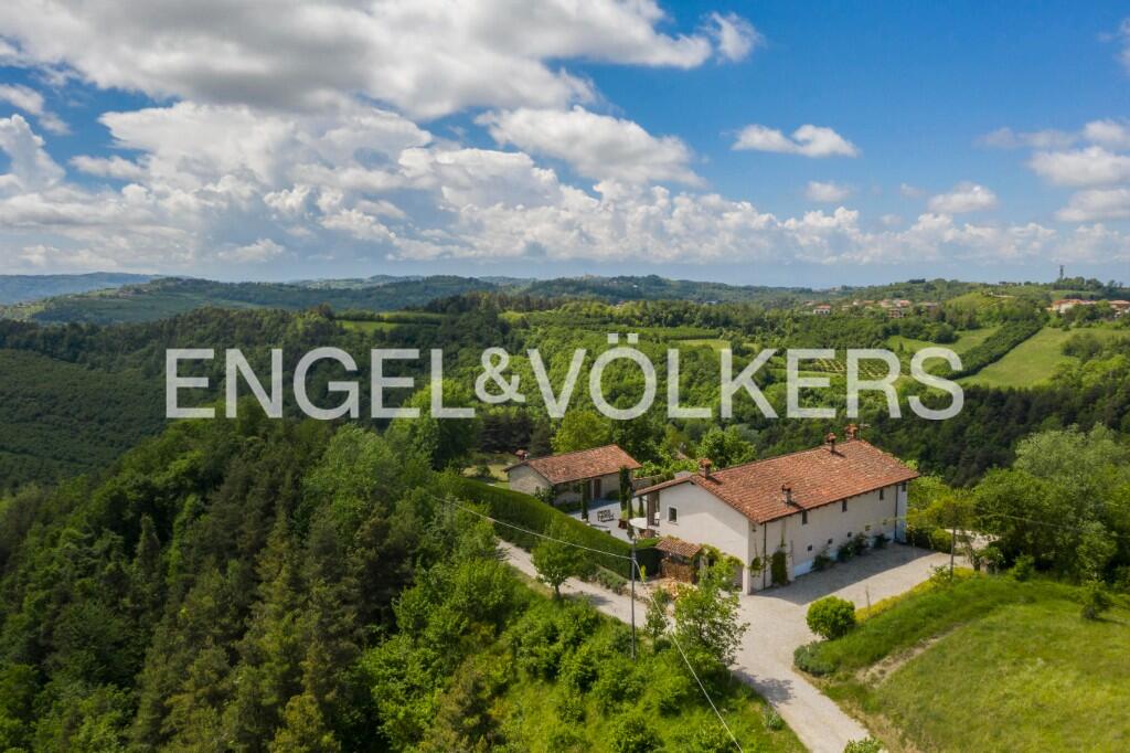 8 chambres Villa à Lequio Berria, Italy No. 139813