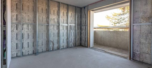 4 rooms Apartment in Giussano, Italy No. 19152 22