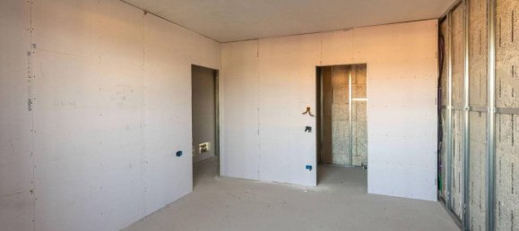 4 rooms Apartment in Giussano, Italy No. 19152 29