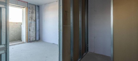 4 rooms Apartment in Giussano, Italy No. 19152 24