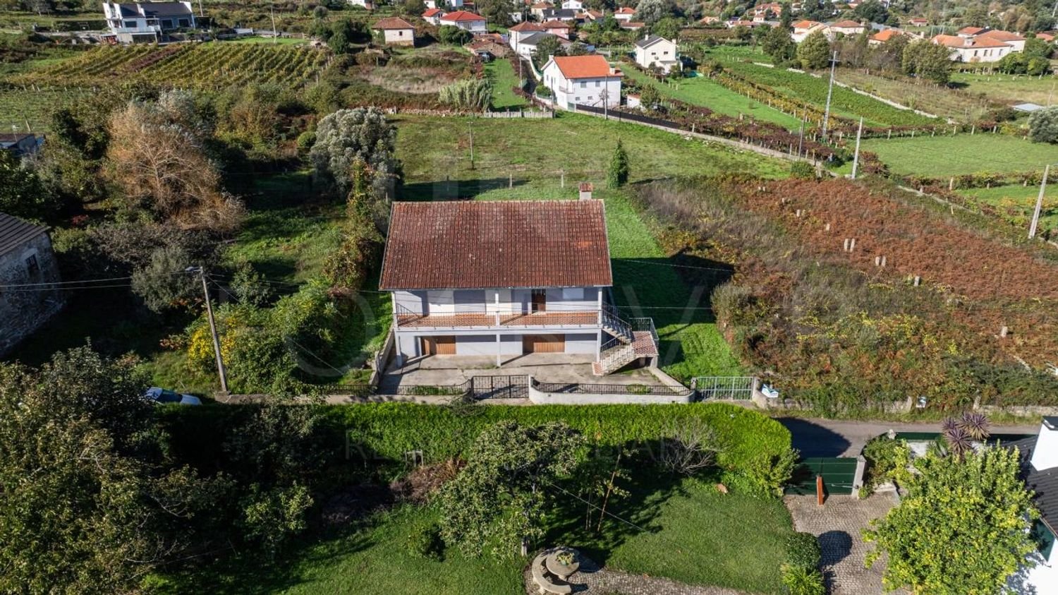 5 bedrooms House in Bela, Portugal No. 216981