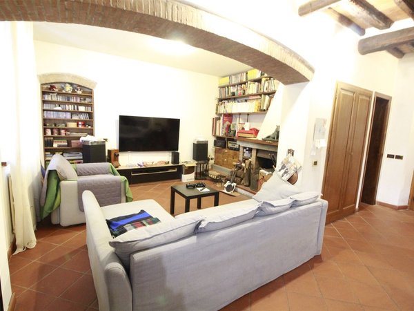 Casa de 10 divisões em Capannori, Italy N.º 192443