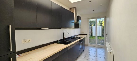 2 bedrooms House in Tourcoing, France No. 231438 2