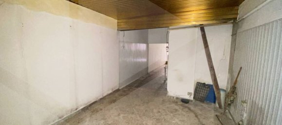 107m² Commercial property in Bari, Italy No. 33908 4