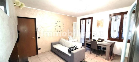 Apartamento de 2 dormitorios en Ferrara, Italy No. 190393 3