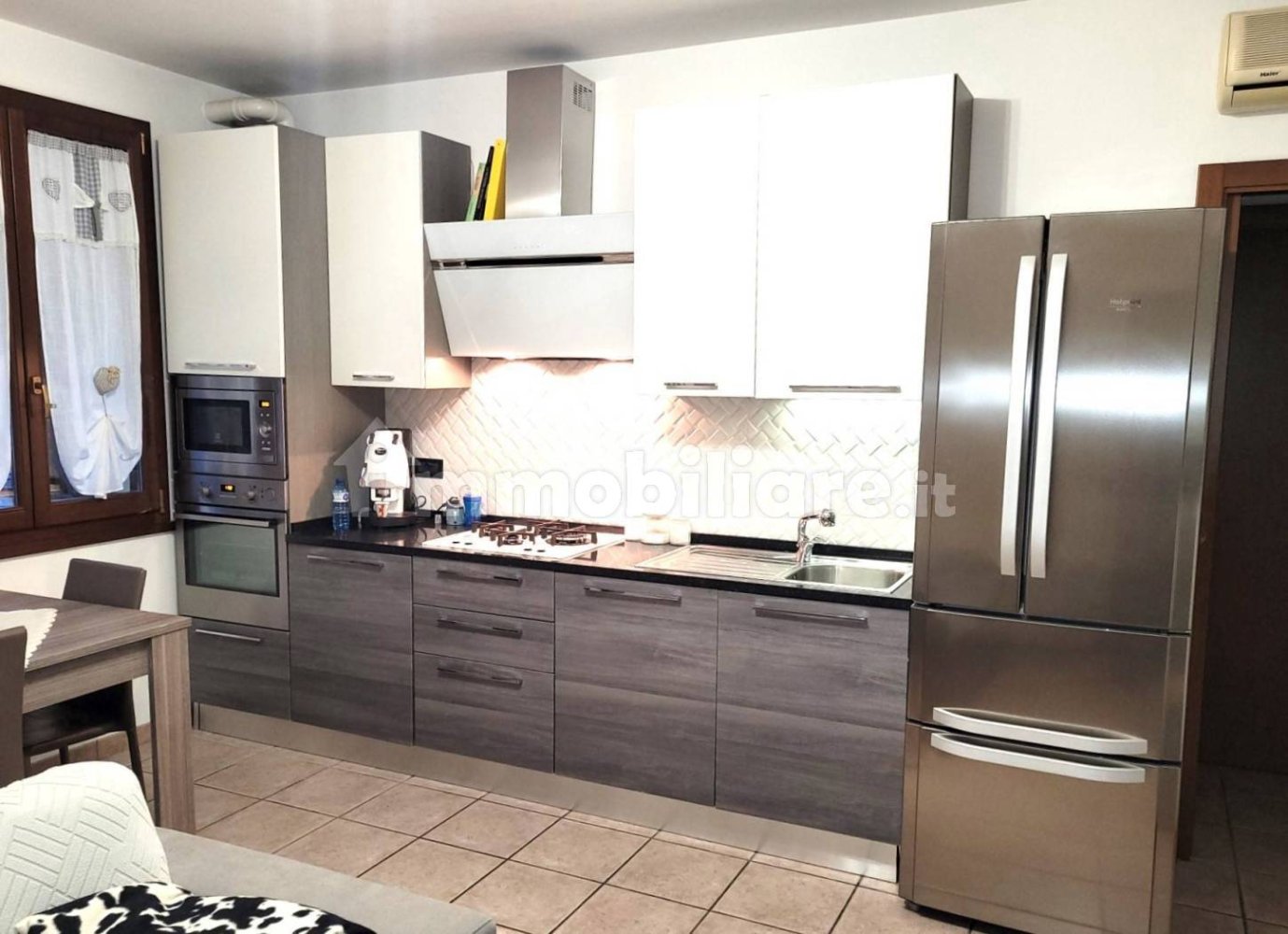 Apartamento de 2 dormitorios en Ferrara, Italy No. 190393