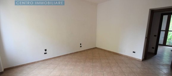 3-salle Appartement à Vercelli, Italy No. 171982 12