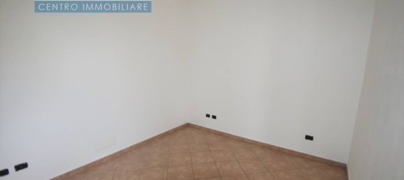 3-salle Appartement à Vercelli, Italy No. 171982 9